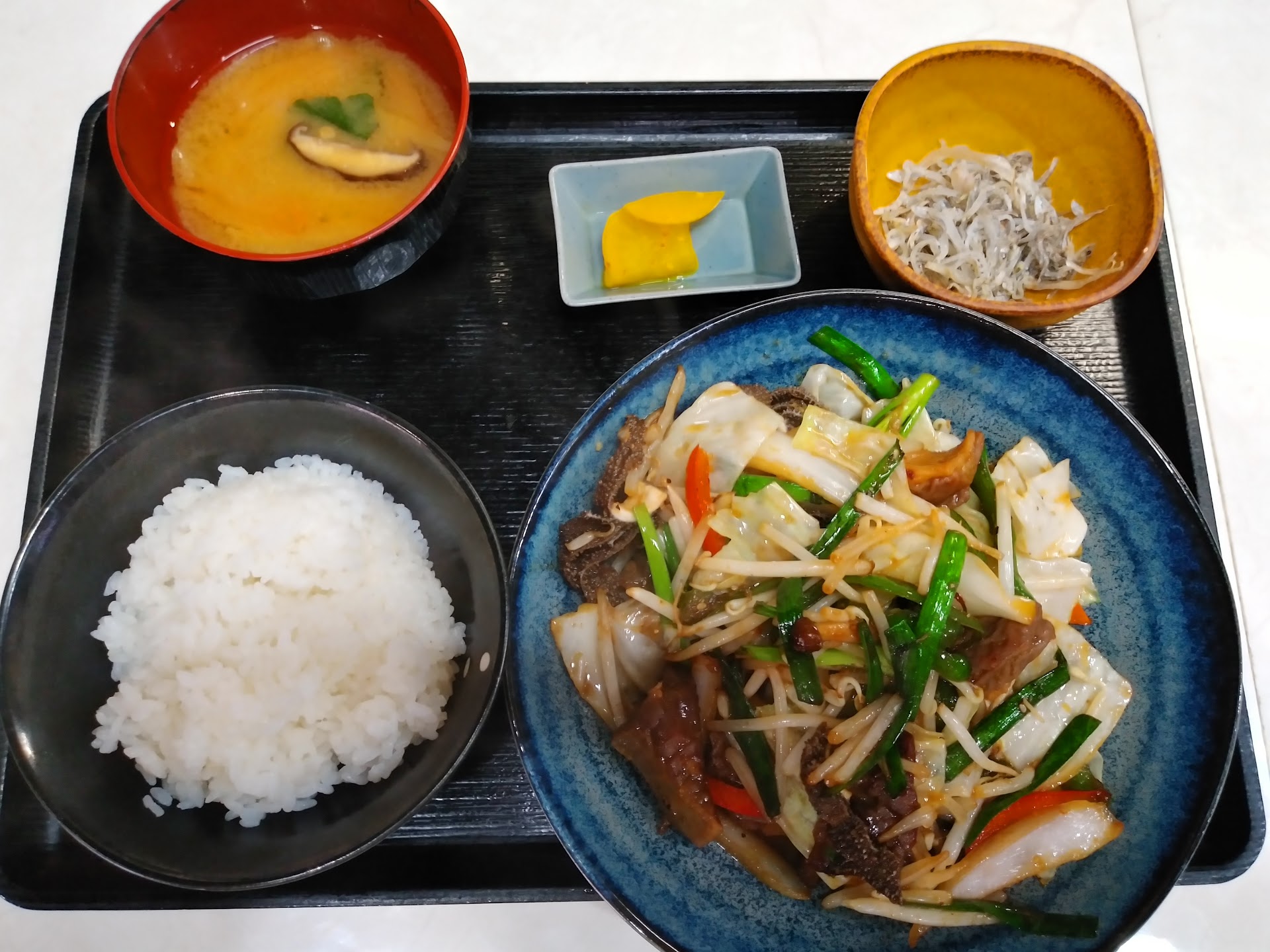 도쿄도 교토도 아닌, 오사카에서 가장 결 좋은 하룻밤 — 에이스 호텔 오사카